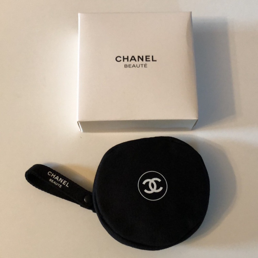 Chanel Beauty coin purse